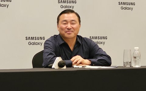 TM ROH en un foto de archivo.