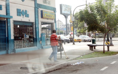 Los comerciantes de la Gómez Rendón también aquejan por este hecho.