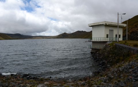 Embalse. En la laguna La Mica se construyó una infraestructura amigable con el medioambiente, en calidad de reserva del agua dulce.
