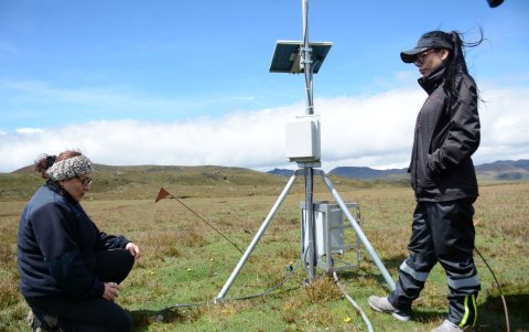 Análisis. Los técnicos realizan controles permanentes de los humedales en el páramo.