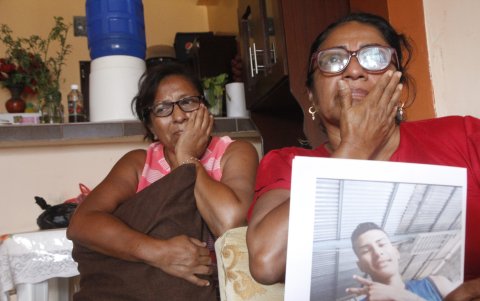 Mercedes y Lupe Beltrán viven en angustia por Edwin.