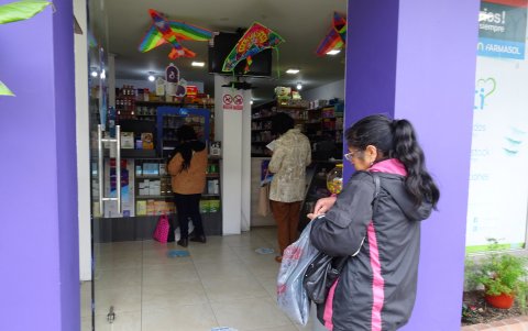 Los usuarios de Farmasol se benefician de descuentos del 8 al 20 % en sus recetas, según la empresa municipal..