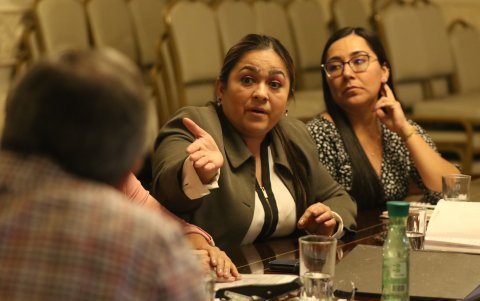 Luz de la Torre, funcionaria de Compras Públicas del Cuerpo de Bomberos de Guayaquil.