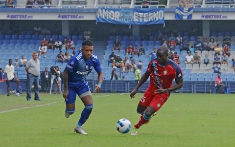 Jhon Jairo Sánchez (i) salió de Emelec a mediados del 2025 con rumbo a Paraguay.