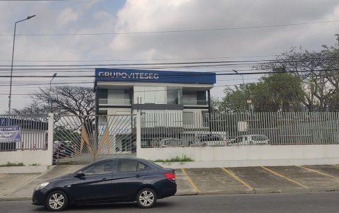 Fachada de la sede de Viteseguridad Cia. Ltda., en Santa Cecilia, en el norte de Guayaquil.