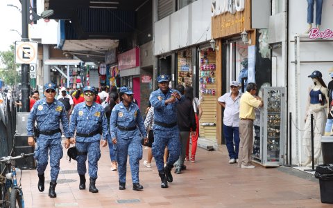 Un total de 24 agentes de la Cuacme están distribuidos en puntos estratégidos en labor conjunta con la Policía Nacional, en la bahía.