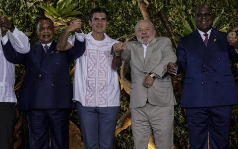 Varios jefes de Estado entre ellos Lula da Silva en la cita por la preservación de la Amazonía.