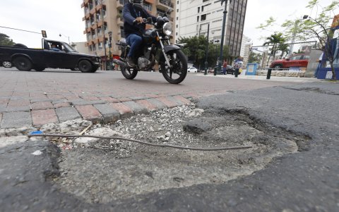 En 9 de Octubre entre Tungurahua y 10 de Agosto hay un hueco.