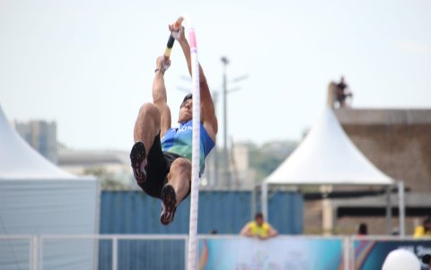 Dyander durante su actuación en los Juegos Suramericanos de Asunción 2022, donde obtuvo plata. Antes fue oro en los Bolivarianos.