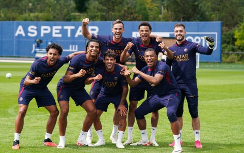 Mbappé retornó a las prácticas con el PSG.