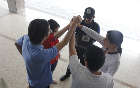 Se unen junto con las autoridades para buscar soluciones