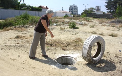 Los infractores se han llevado hasta las tapas de las alcantarillas en La Milina y Costa de Oro.
