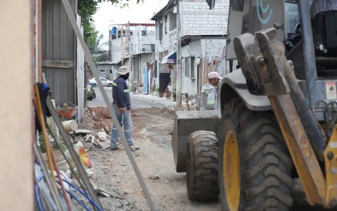 Beneficio. La cooperativa 5 de Junio, cuyos habitantes se consideran parte del centro del cantón, es uno de los sectores donde el Cabildo está ejecutando trabajos viales en ciertas calles.