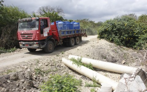 Las carreteras se encuentran en mal estado y complica la comunicación entre comunidades