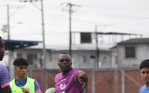 Le gusta la capacidad de manejo de grupo que tienen Luis Zubeldía y Mario Saralegui. Y en el juego destaca el trabajo del profesor Ever Hugo Almeida.