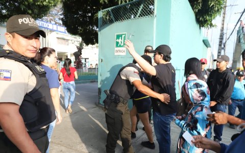 El CNE señaló que la Policía Nacional apoyará a las Fuerzas Armadas en los recintos electorales.