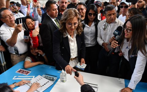 La candidata presidencial de Guatemala, Sandra Torres Casonova, cuando sufragaba este domingo 20 de agosto.