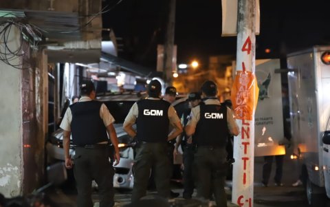 Personal policial llegó hasta el sitio para recabar información.