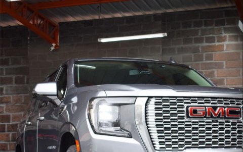 No se requiere ningún permiso especial, excepto en casos de querer utilizar vidrios polarizados.