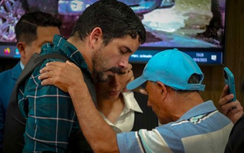 Luego del ataque armado, el alcalde Tamariz porta chaleco antibalas.