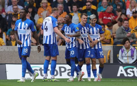 Estupiñán posee un gol y dos asistencias con Brighton, en el inicio de la Premier League.