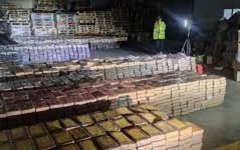 La Policía de España ha intervenido el mayor alijo de cocaína incautado en el país en el puerto de Algeciras, Cádiz, el cual provenía de Ecuador.