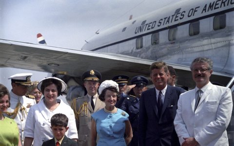 Gladys Peet junto a Rose Kennedy, John F. Kennedy y Carlos Julio Arosemena Monroy.