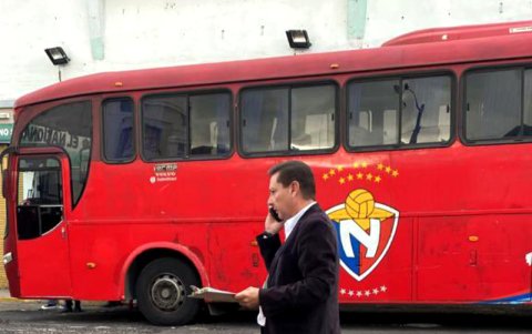 El bus de El Nacional estuvo a punto de ser embargado por una deuda.