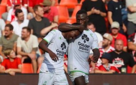 Minda (i) ingresó en el complemento y asistió en el 2-0 final.