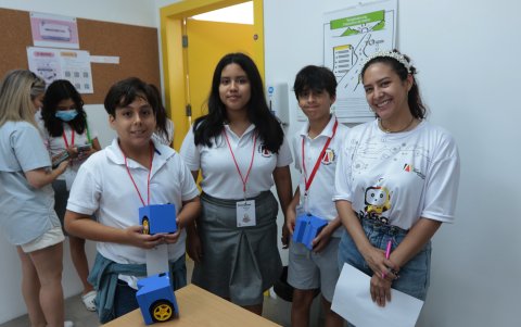 Joaquín Naranjo, Sarah Rodríguez, Luis Almeida y Ericka Morán.