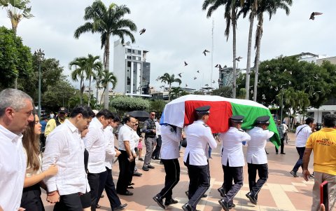 La alcaldía de Machala declaró tres días de duelo cantonal e izar la bandera a media asta