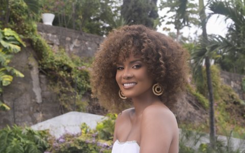 Es comunicadora, quiere ser locutora.