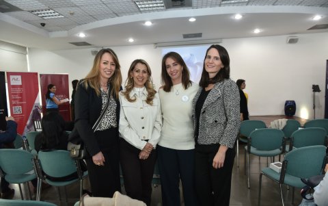 Eliana Sáenz, Alicia Arias, Gabriela Balseca y Gabriela Muñoz.