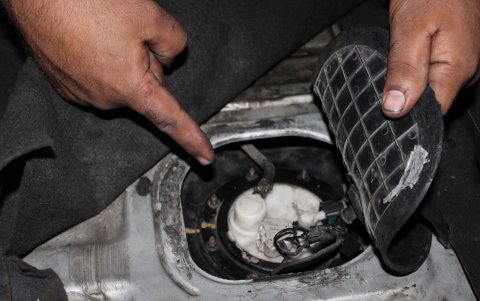 Cuando el sello de la bomba de gasolina se daña, la contaminación es mayor.