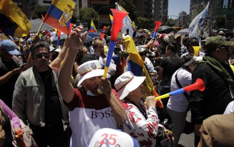 Las personas amenazaron que, de no renunciar los vocales, se tomarán la institución.
