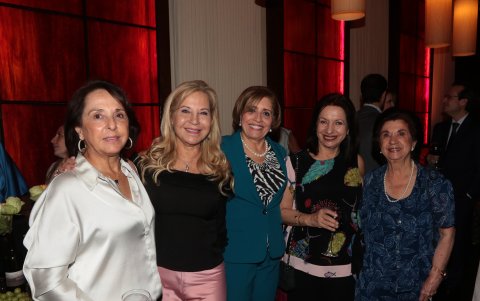Mónica Isaías, Bessie Arellano, Esmeralda de Parodi, Olguita de Doumet e  Isabel de Bustamante.