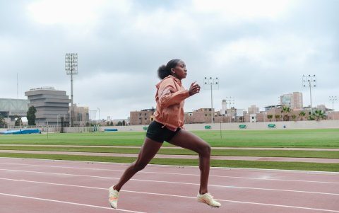 Kiara Rodríguez aprovecha el campamento para trabajar en sus marcas.
