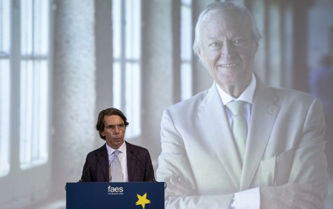 El expresidente del Gobierno, José María Aznar (i), interviene en la inauguración del Campus FAES 2023