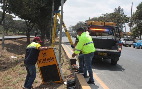 El equipo. Fue ayer desmantelado por ser vandalizado. Al radar se le hará una revisión técnica integral.