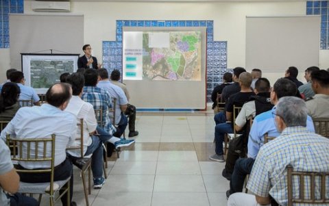 Propietarios de locales de Urdesa también compartieron sus inquietudes en asamblea.