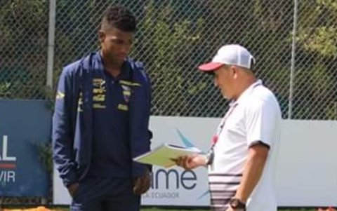 Daniel Peña fue quien descubrió a Félix Torres en Esmeraldas.