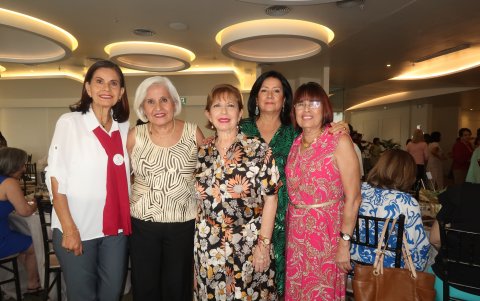 Magdalena Garzón, Pilar Muñoz, Cecilia Rodríguez, Patricia Jiménez y Graciela Jácome.