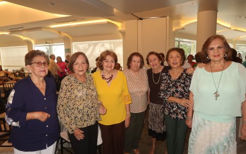 Inés de San Lucas, Dayse Camacho, Toya Salvatierra, Pepita Palacios, Margaret Weisson, Elena Ycaza y Luz María Bocca.