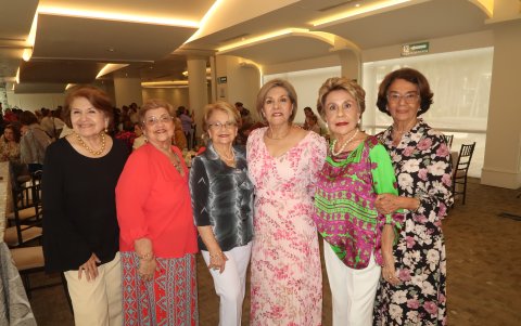 Lourdes Dito, Gladys de Pérez, María Cecilia de Rigail, María Cristina Martínez, Rocío Jijón y Carmen de Campos.