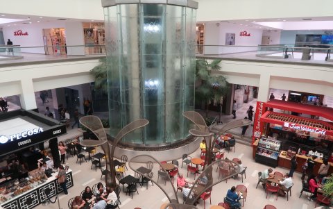 El centro comercial Policentro.