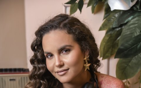 La DJ lucha por que en la mujer se reconozca su talento más allá de una cara bonita.