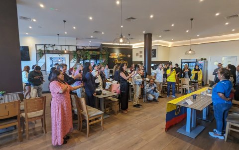 Grupo de ecuatorianos se hicieron presente en un restaurante en Madrid