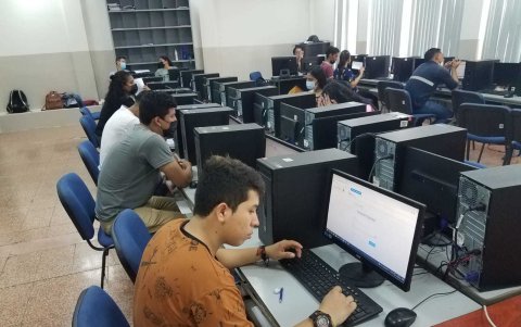 Aspirantes de un cupo para entrar a la universidad, en un proceso de selección pasado.