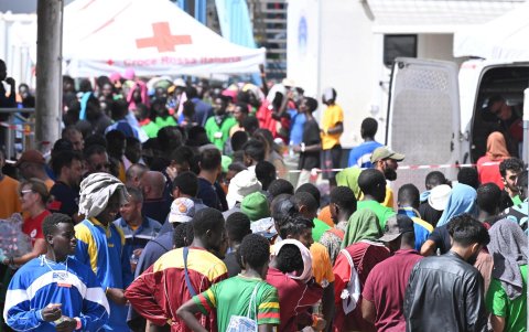 Miles de migrantes africanos desembarcaron en la isla de Lampedusa (Italia), en los últimos días.