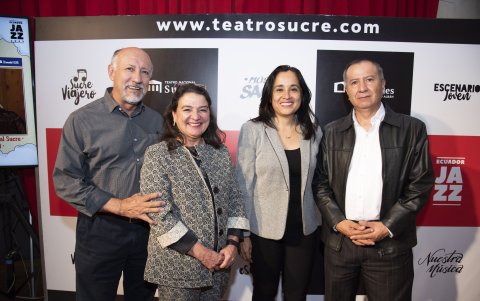 Iván Paredes, Sonia de Paredes, María de Lourdes Zevallos y Ramiro Murillo.